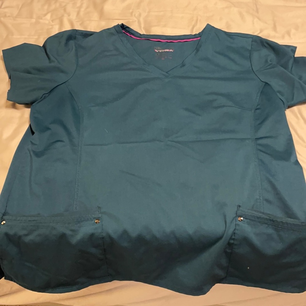 Women’s scrub top